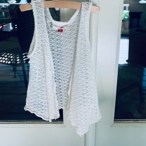 Red camel girls size 7 vest